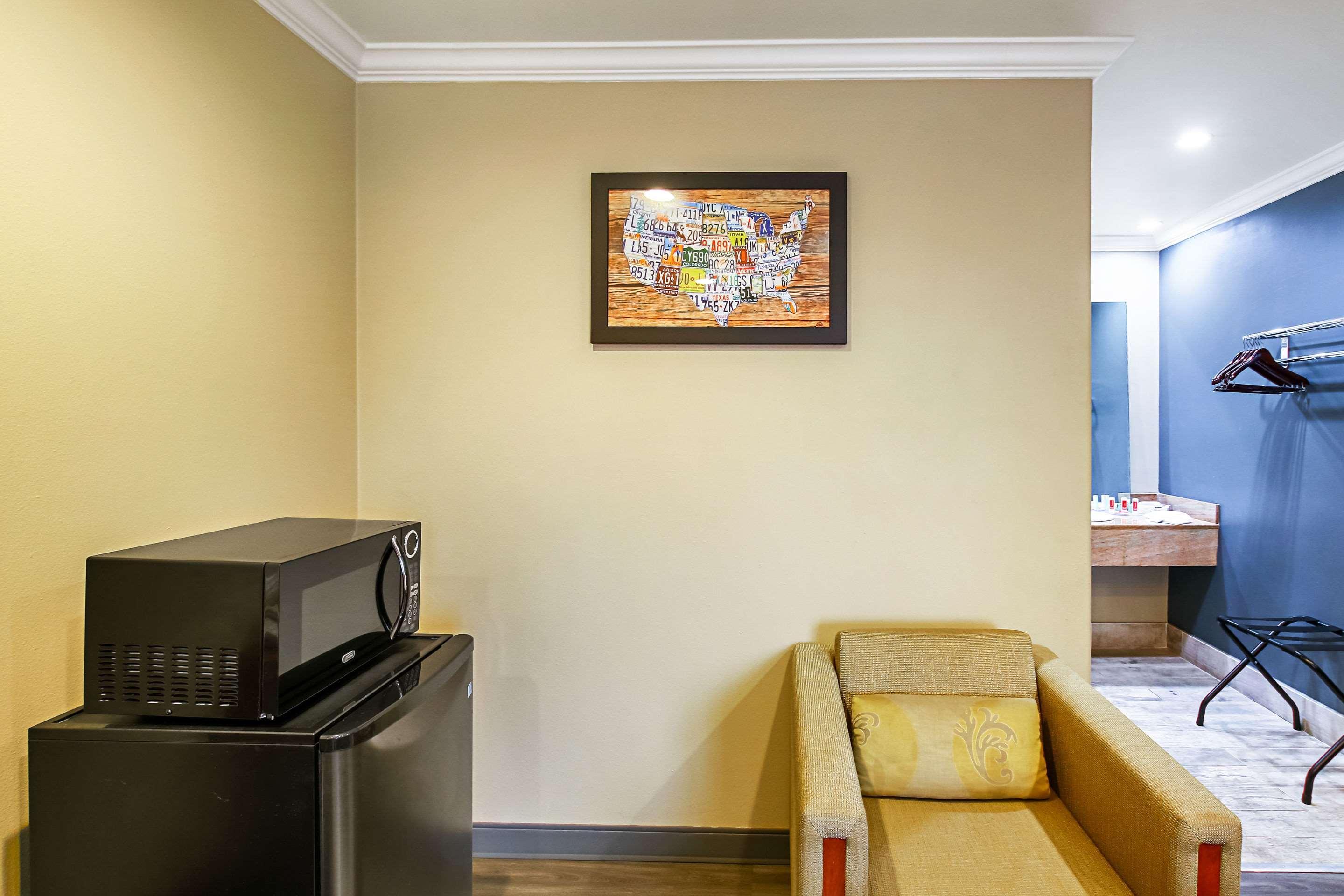 Econo Lodge San Bernardino I-215 Екстер'єр фото