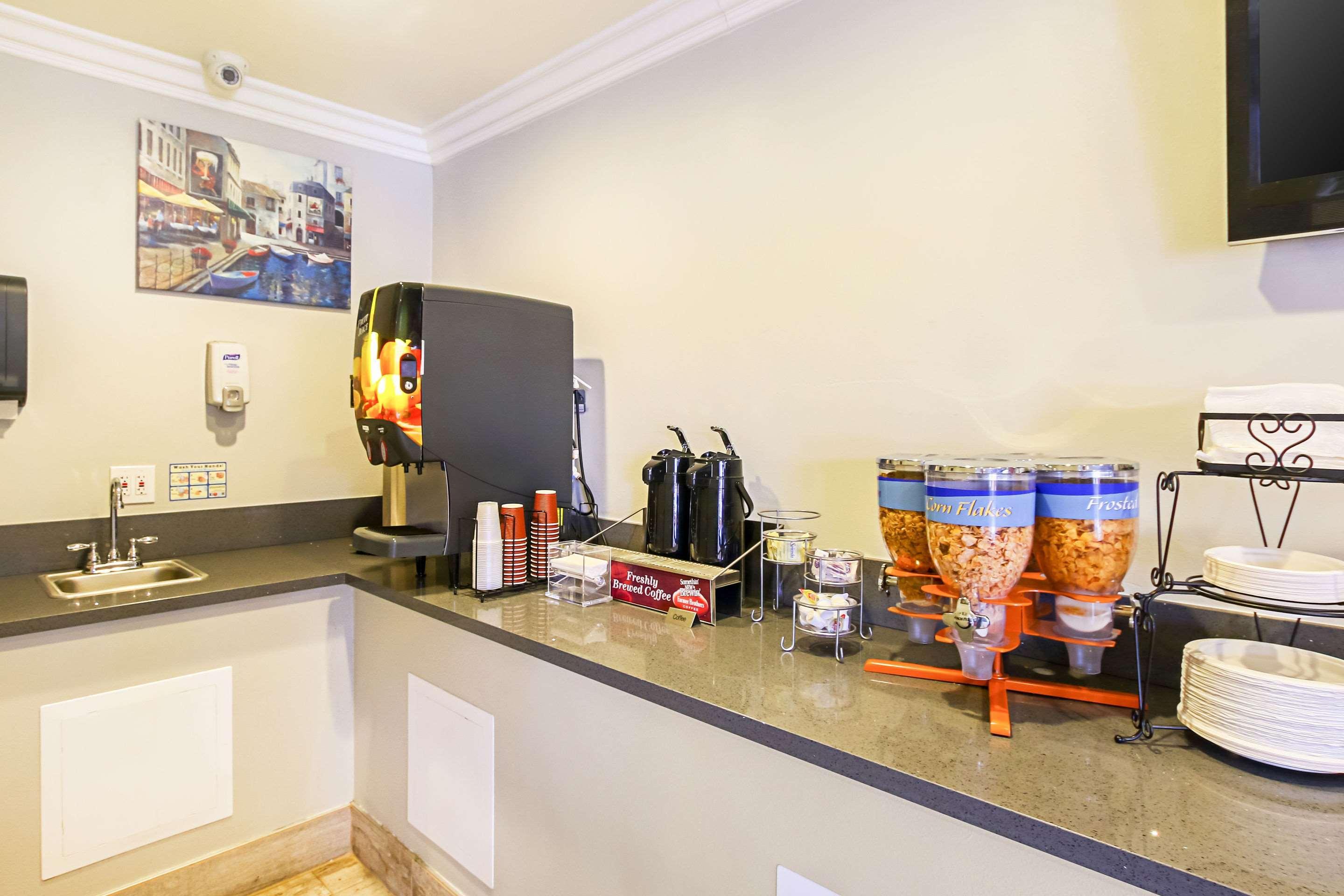 Econo Lodge San Bernardino I-215 Екстер'єр фото
