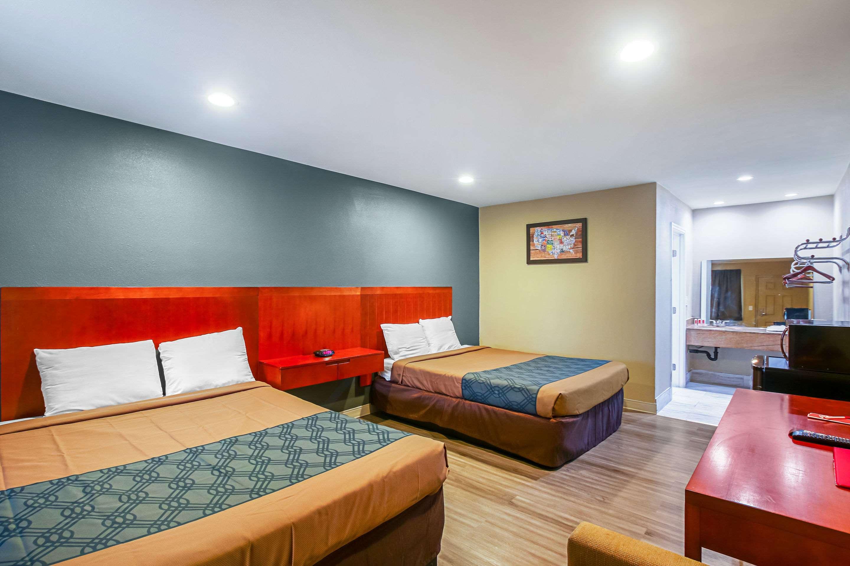 Econo Lodge San Bernardino I-215 Екстер'єр фото
