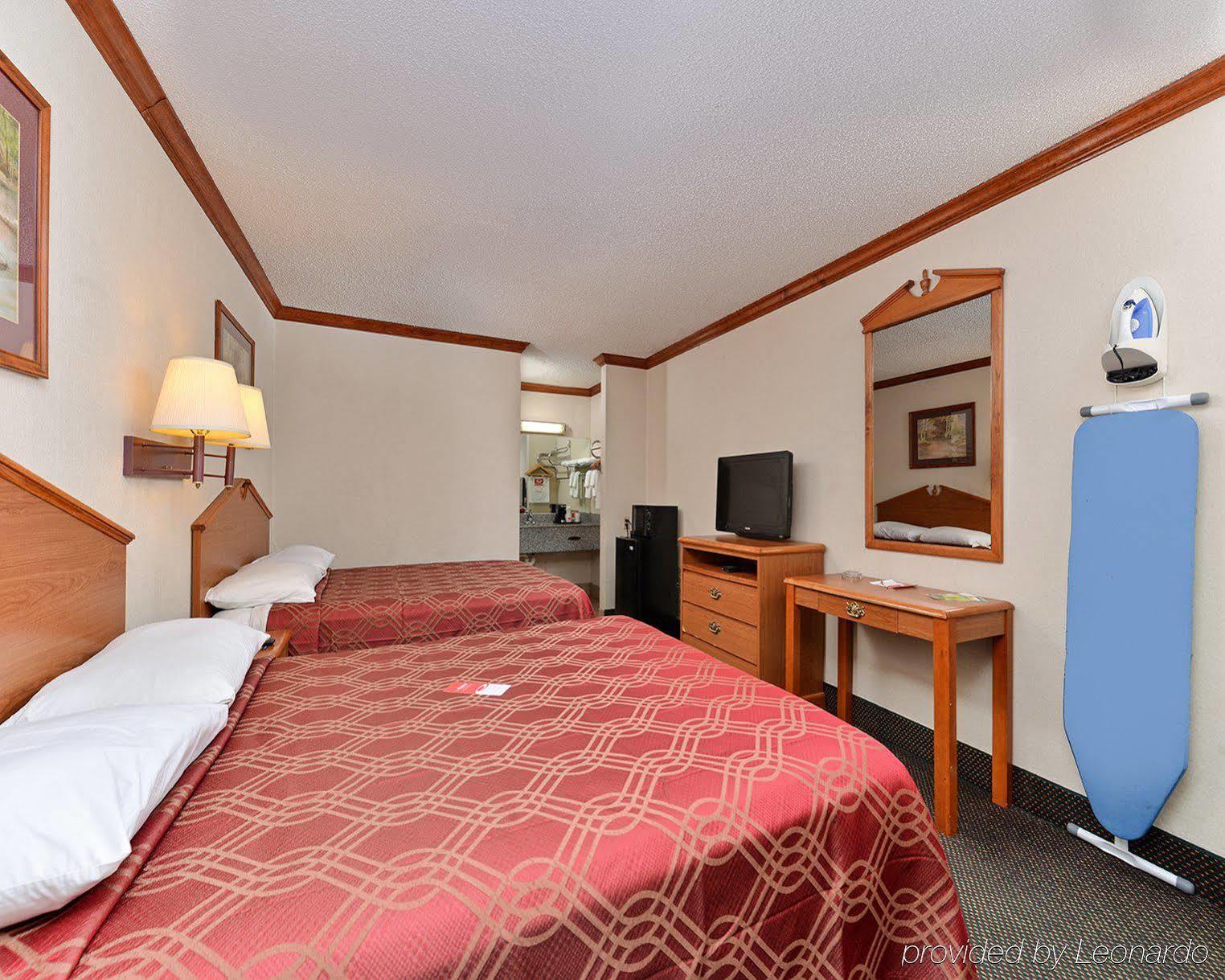 Econo Lodge San Bernardino I-215 Екстер'єр фото