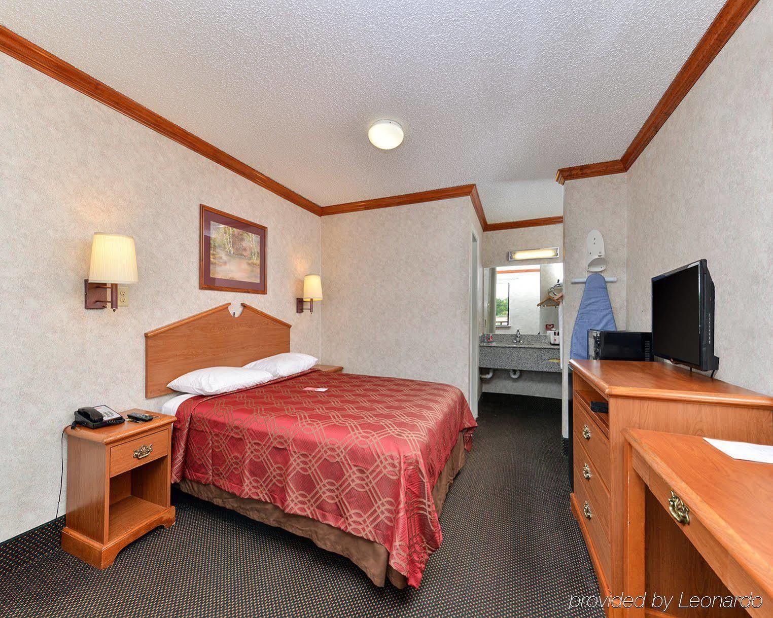 Econo Lodge San Bernardino I-215 Екстер'єр фото